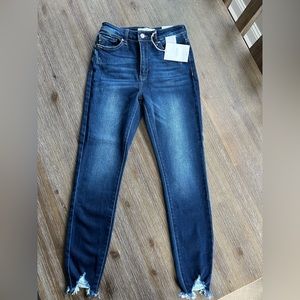 Kancan dark blue jeans.